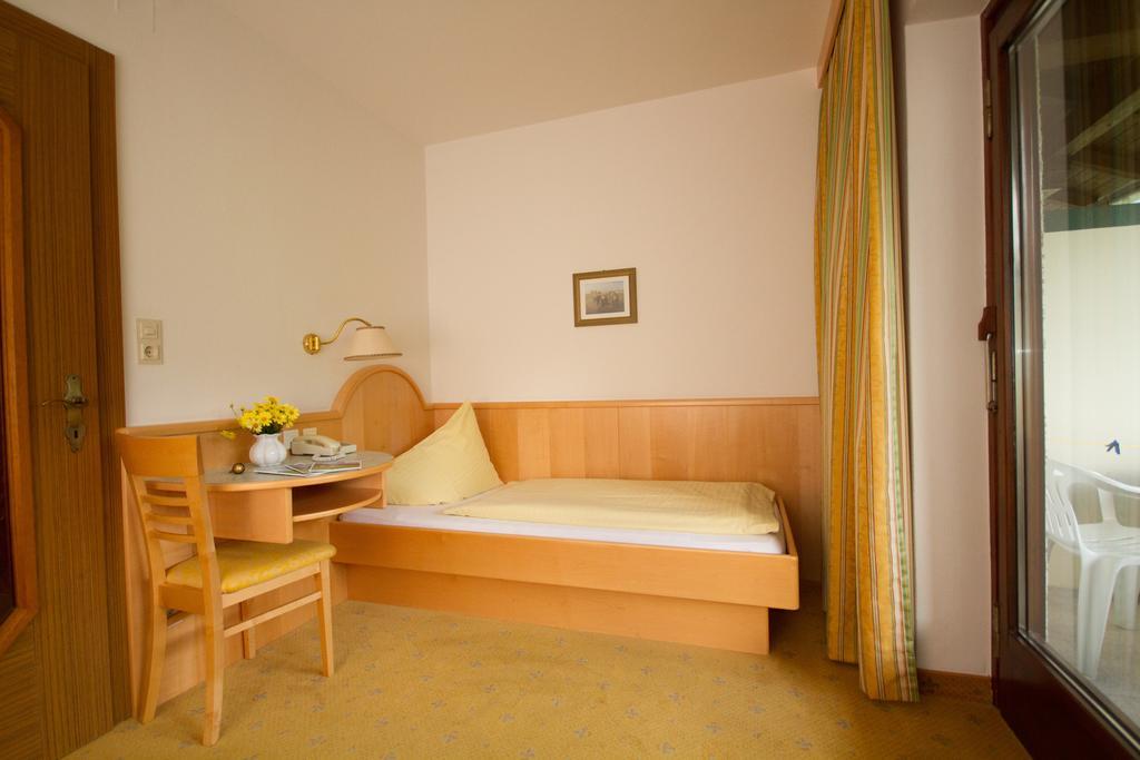 באד קליניקירשהיים Hotel Garni Sonnblick חדר תמונה